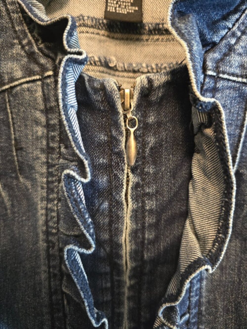 BLUE DENIM ZIP UP JACKET SIZE MEDIUM COTTON CHRISTIANA ZINN RUFFLES FLATTERING - Picture 4 of 8